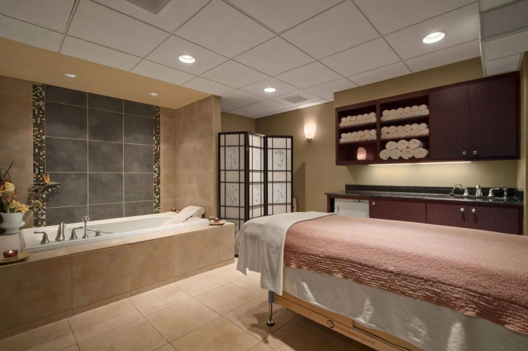 Embassy Suites by Hilton Hampton Convention Center photo 24