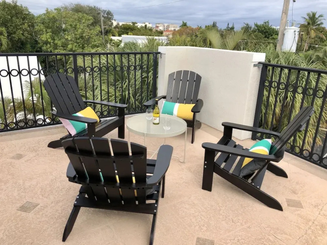 3BR Home wRooftop by Ideal Experience VR