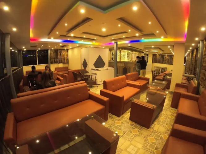 Hotel Tara Suites