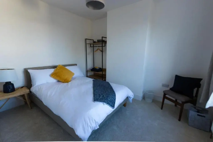 3 Bedrooms Apartment