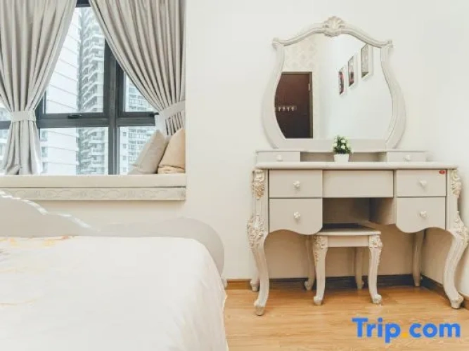 2 Bedrooms Suite with balcony