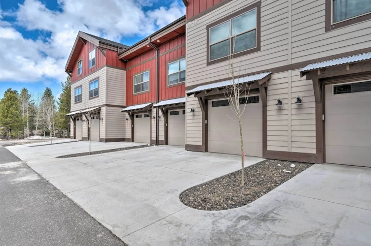 Charming Mccall Townhome: Hike, Fish, & Ski!
