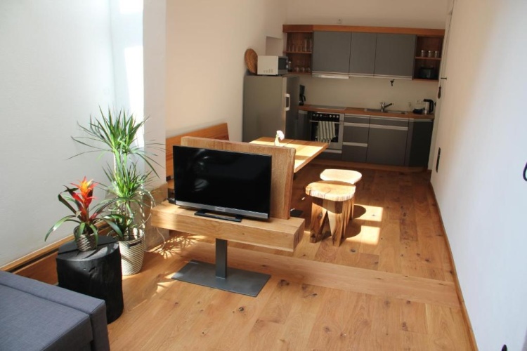 2 Bedrooms Apartment