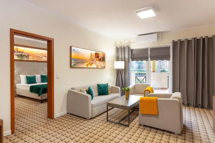 2 Bedrooms Apartment