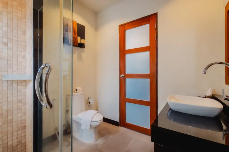 Ivory Pool Villa in Nai Harn Villa