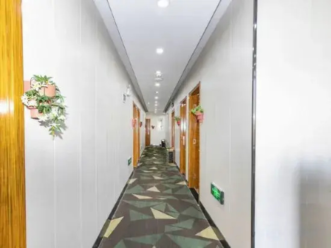 Manhattan Express Hotel