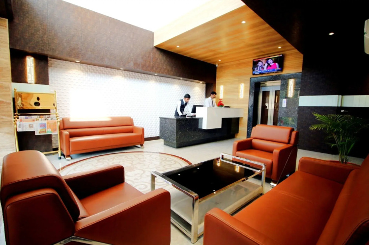 Pinnacle by Click Hotels, Lucknow