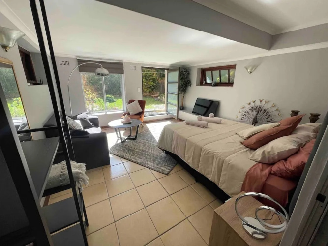 Lavish Camps Bay Pool Side Apartment