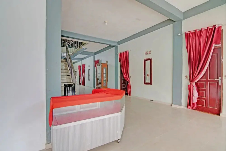 Hotel O Arsen House