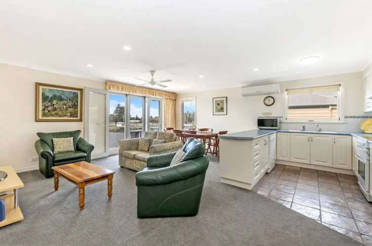 River Charm Apartment