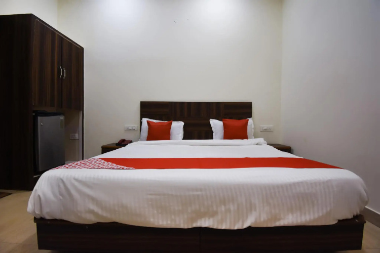 OYO 9727 Hotel Welcome Inn 2