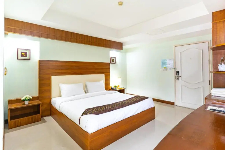 Sirin Hotel & Resident (SHA Extra Plus)