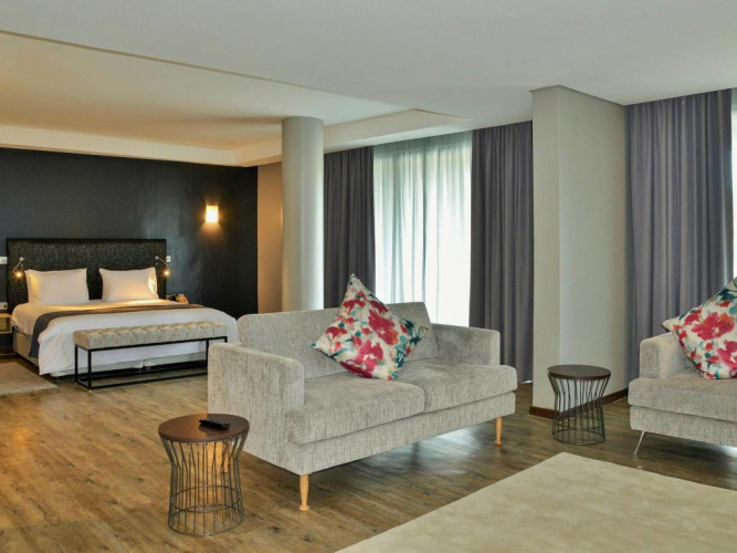 Mantis EPIC Hotel & Suites
