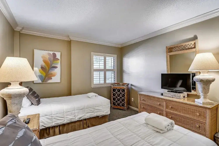 Inlet Reef 109 3 Bedroom Condo by RedAwning