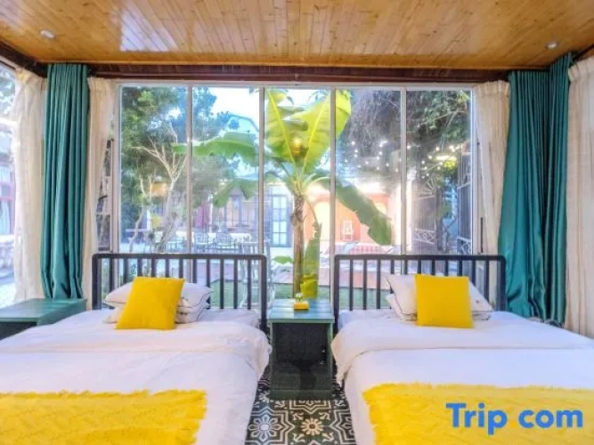 1 Bedroom Suite with courtyard view