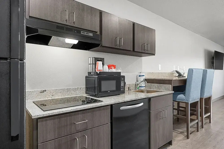 Riverstone Suites - Chippewa Falls