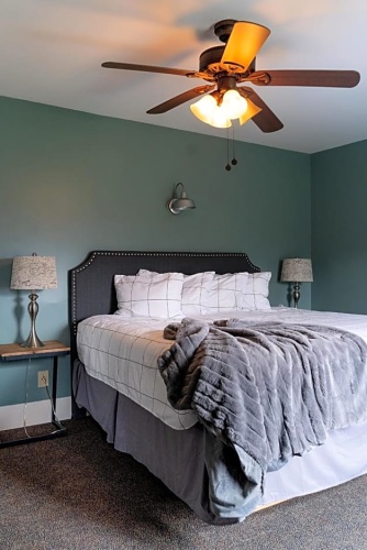 Standard Double Suite with sunrise view