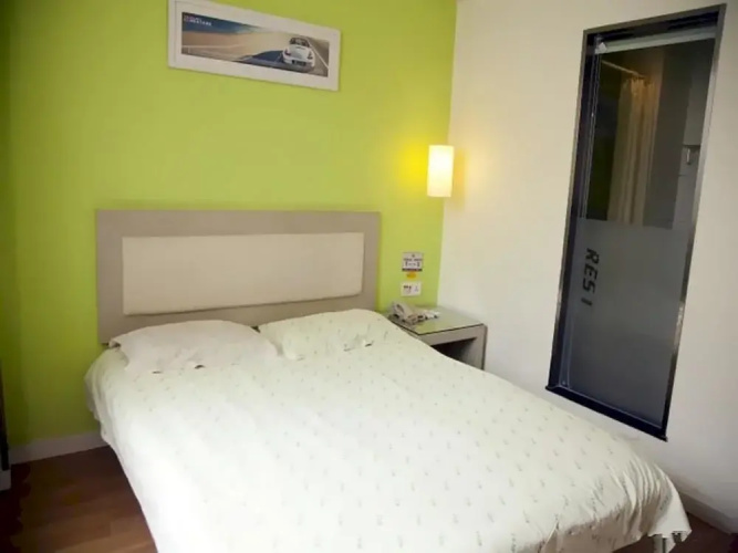 Suez Bus Hotel
