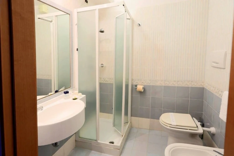 Classic Single room with balcony and with partial sea view