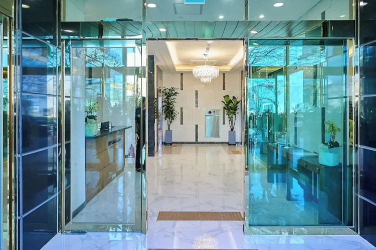 mir hotel