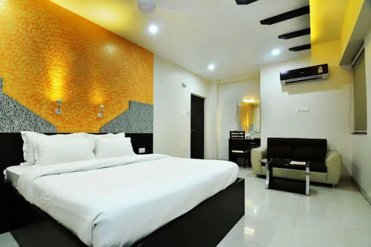 Hotel Savera