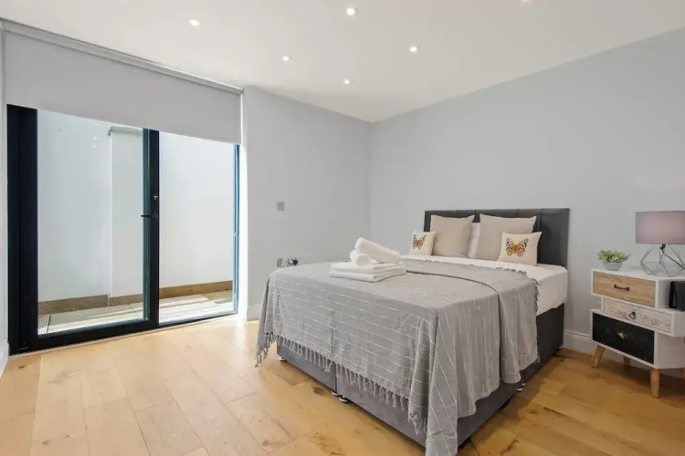 Three Bed Spacious Apartment in Dalston