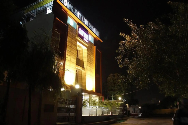 Satyam Hotel