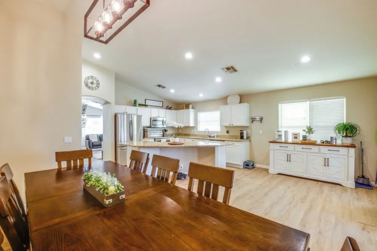 Fenced-in Pool & Patio: Gilbert Home!