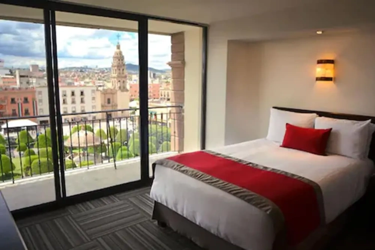 Standard Quadruple Suite with balcony