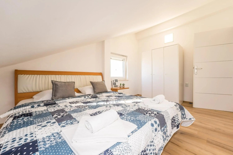 Mint, lovely apartment for 8