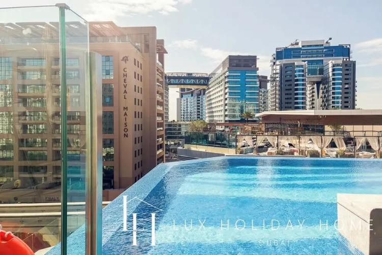 LUX Iconic Views at Palm Tower Suite 5