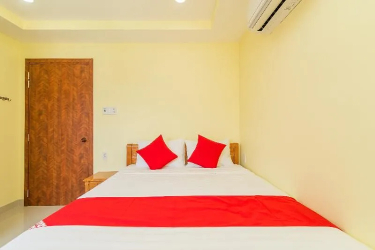OYO 206 Mission Hotel