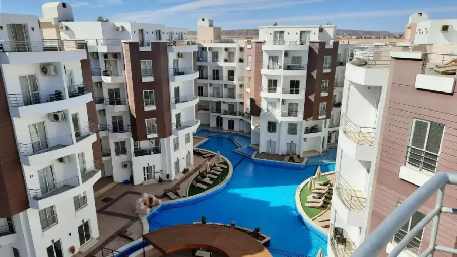 Aqua Palms Studio A210