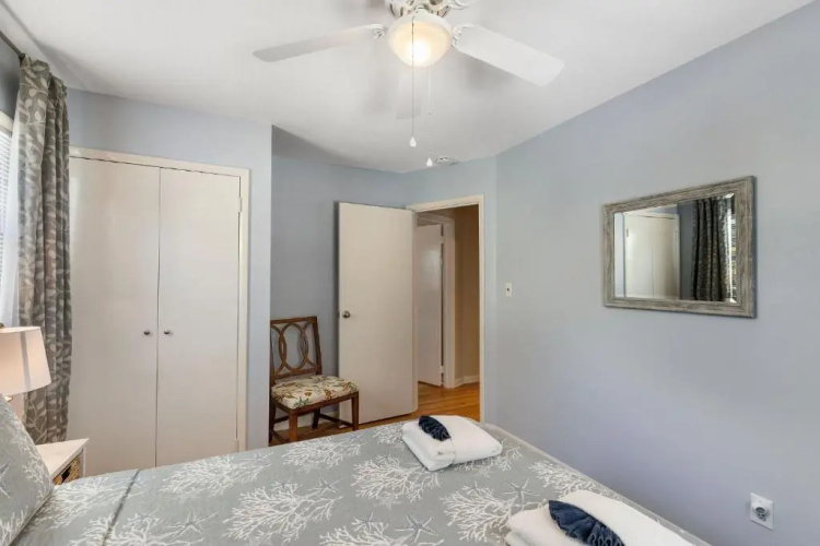 1010 E Ashley - Two Kitchens - Steps to Beach