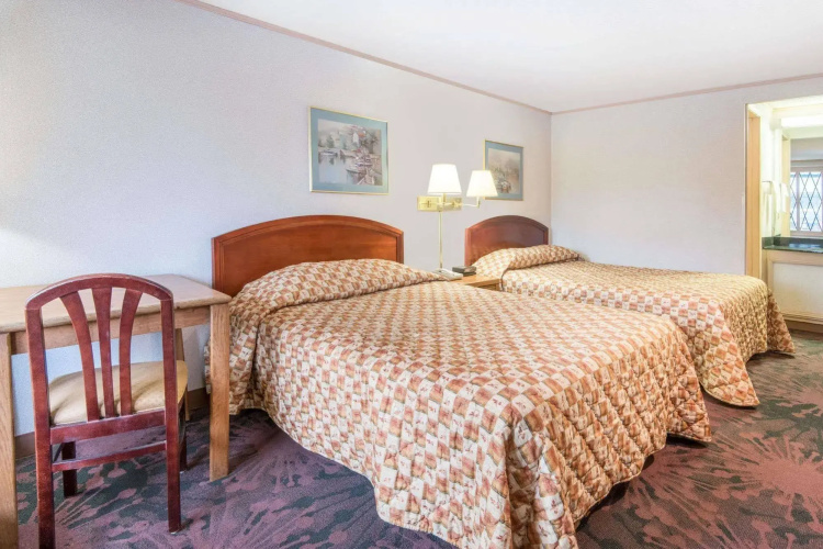 Knights Inn Canton