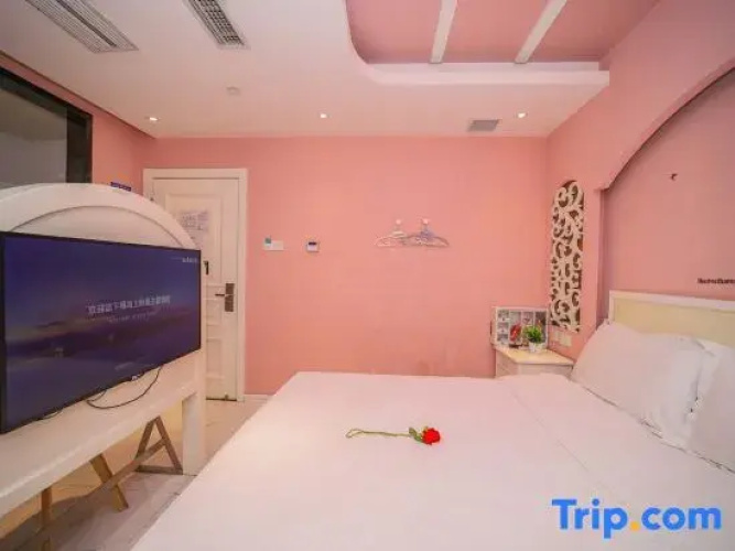 Shanghai Maritime Phoenix theme Hotel