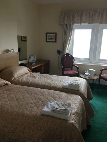 Standard Twin room with sea view