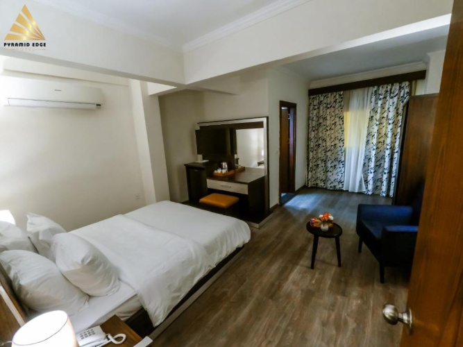 Deluxe Pyramids View Double room