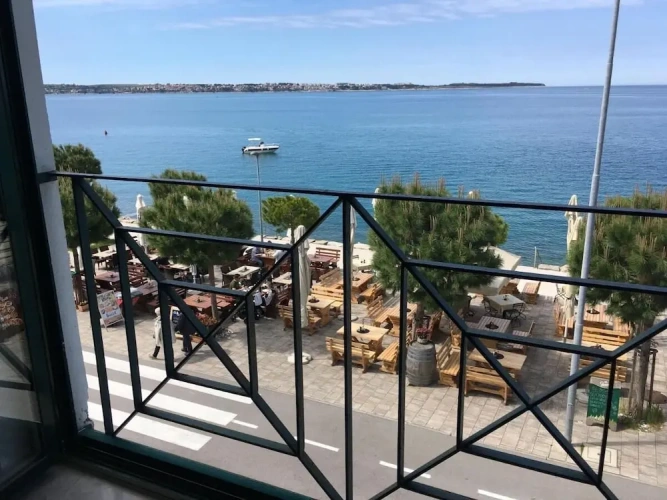 2 Bedrooms Family Apartment beachfront