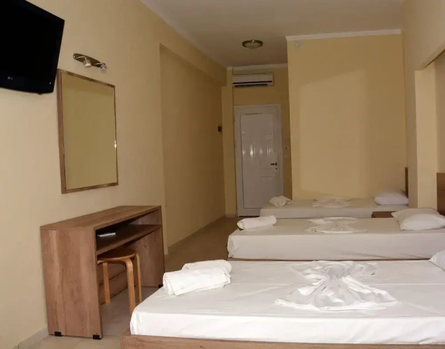 Standard Triple room with view