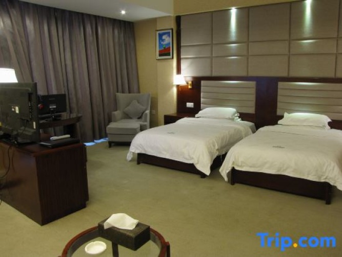 Business Triple Suite