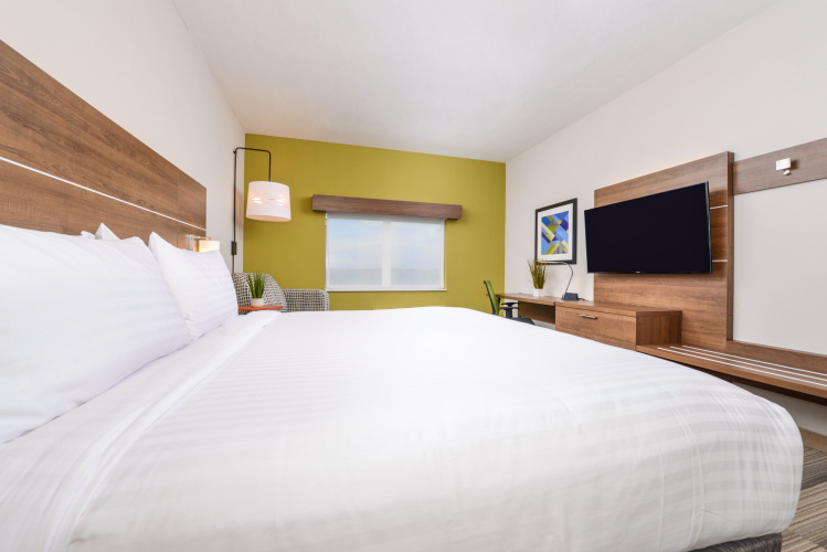 Holiday Inn Express & Suites St. Petersburg - Madeira Beach photo 7