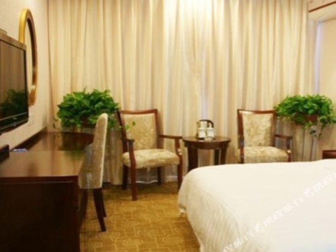 Deluxe Double Suite