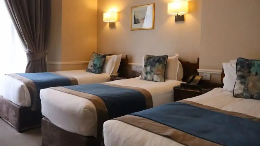 Standard Triple room
