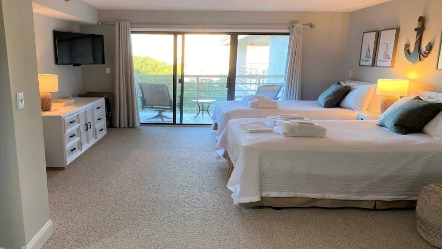 2518 Mare 2 Bedroom Condo