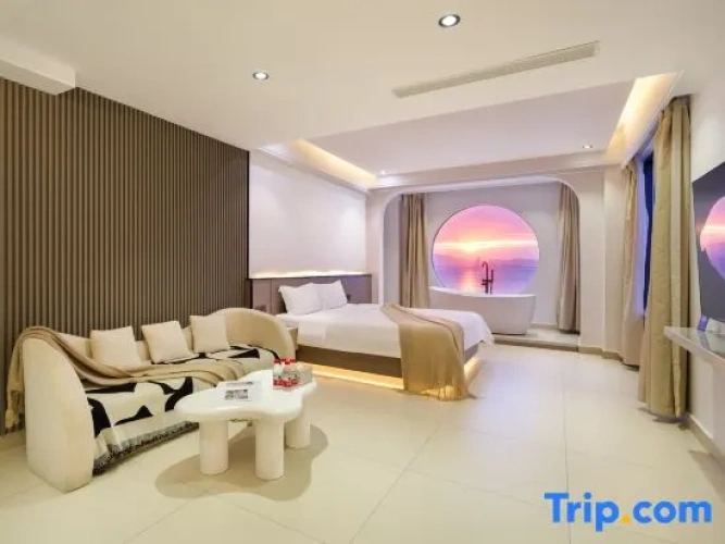 2 Bedrooms Family Suite with view