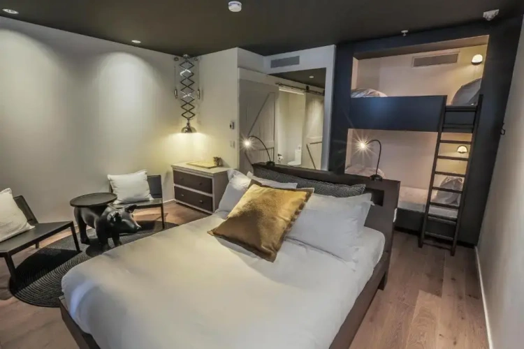 Standard Family room with view