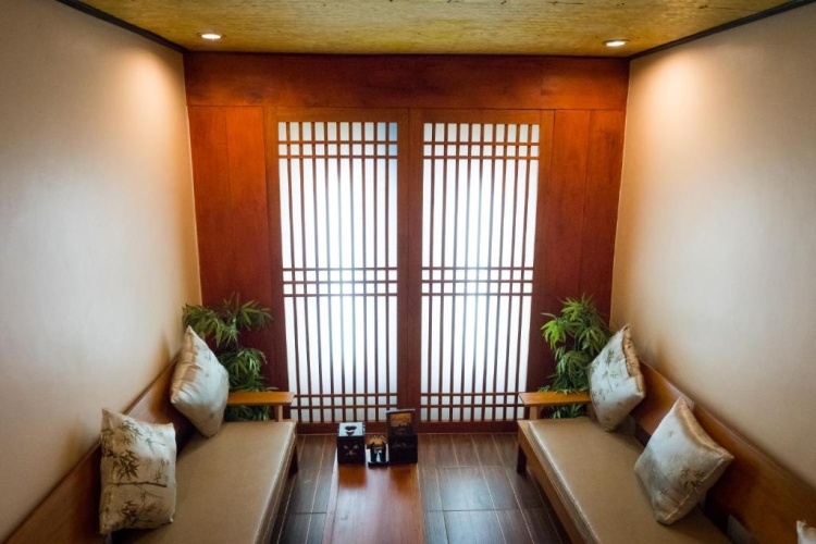 Standard Quadruple room with view