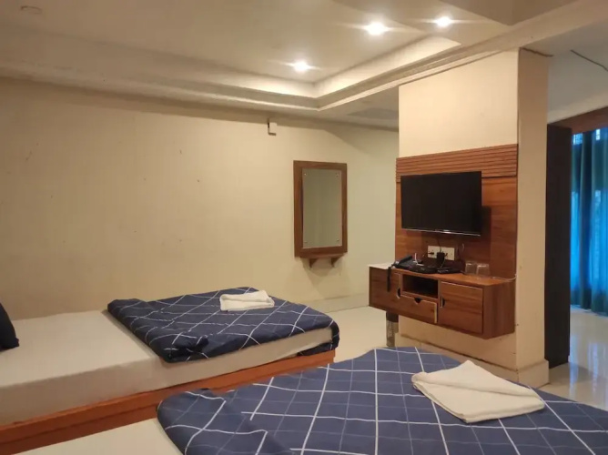 Hotel Om Regency