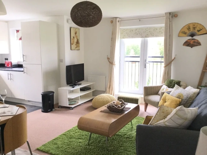 2 Bedrooms Apartment